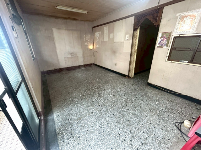 B113三重國小捷運站超大的前後陽台公寓