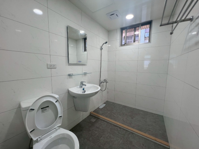 KC02-元邦華府C棟次頂百萬裝修稀有邊間大三房