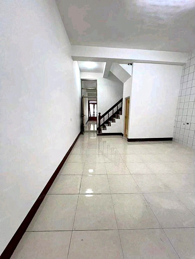 南投南崗一路店面透天