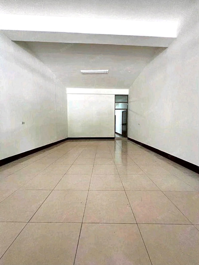 南投南崗一路店面透天