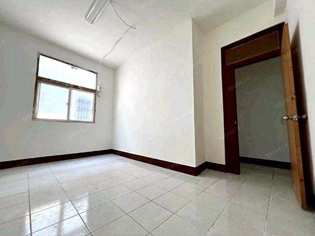 南投南崗一路店面透天