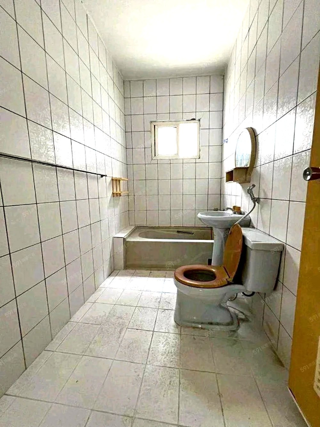 南投南崗一路店面透天