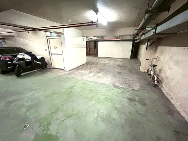 A57中原標準格局有大陽台還有車位喔！